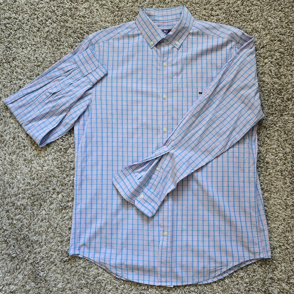 Vineyard Vines Men's Medium button up shirt Business Casual Plaid Relaxed Fit